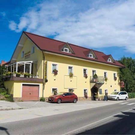 Gostisce Senica Hotel Senovo Eksteriør billede