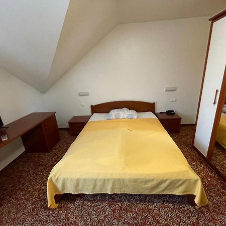 Gostisce Senica Hotel Senovo Eksteriør billede