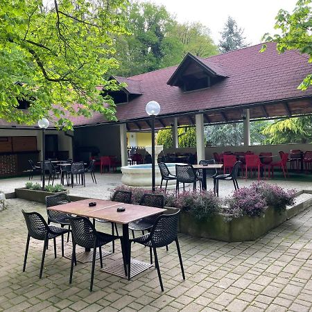 Gostisce Senica Hotel Senovo Eksteriør billede
