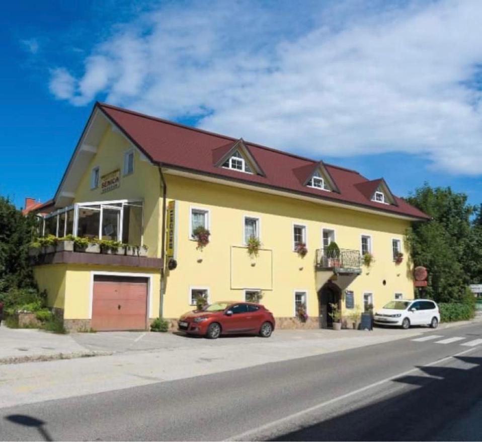 Gostisce Senica Hotel Senovo Eksteriør billede