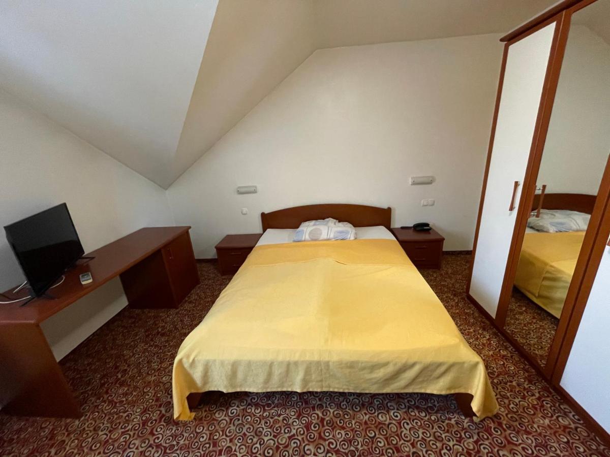 Gostisce Senica Hotel Senovo Eksteriør billede