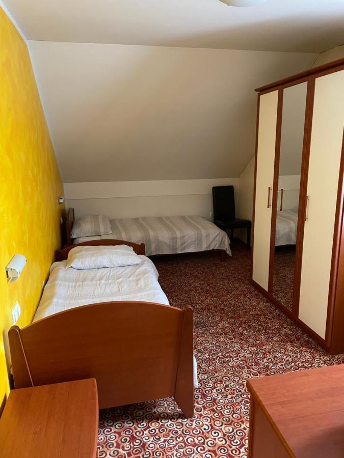 Gostisce Senica Hotel Senovo Eksteriør billede
