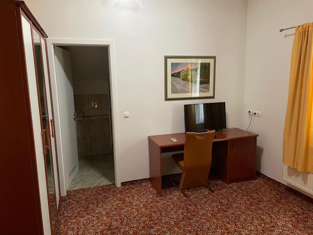 Gostisce Senica Hotel Senovo Eksteriør billede