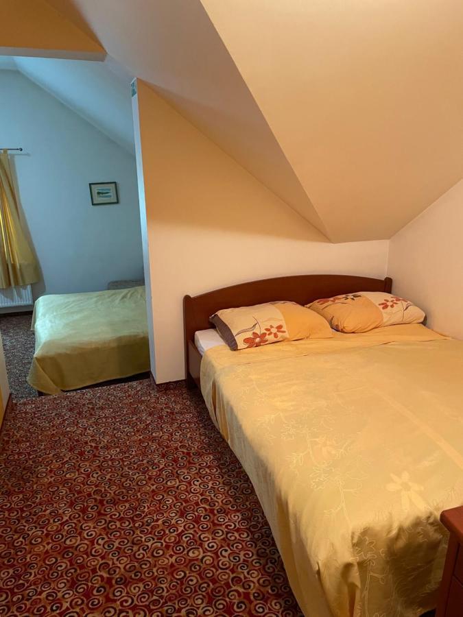 Gostisce Senica Hotel Senovo Eksteriør billede